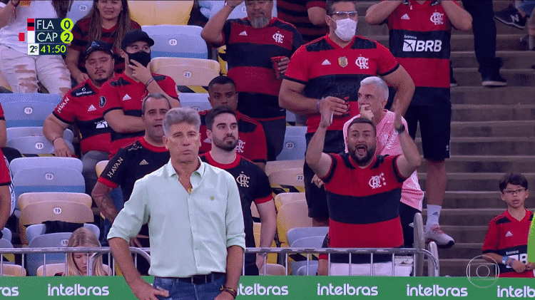 Renato Gaúcho é xingado por torcedores do Flamengo em derrota para o Athletico-PR na Copa do Brasil - Reprodução/TV Globo - Reprodução/TV Globo