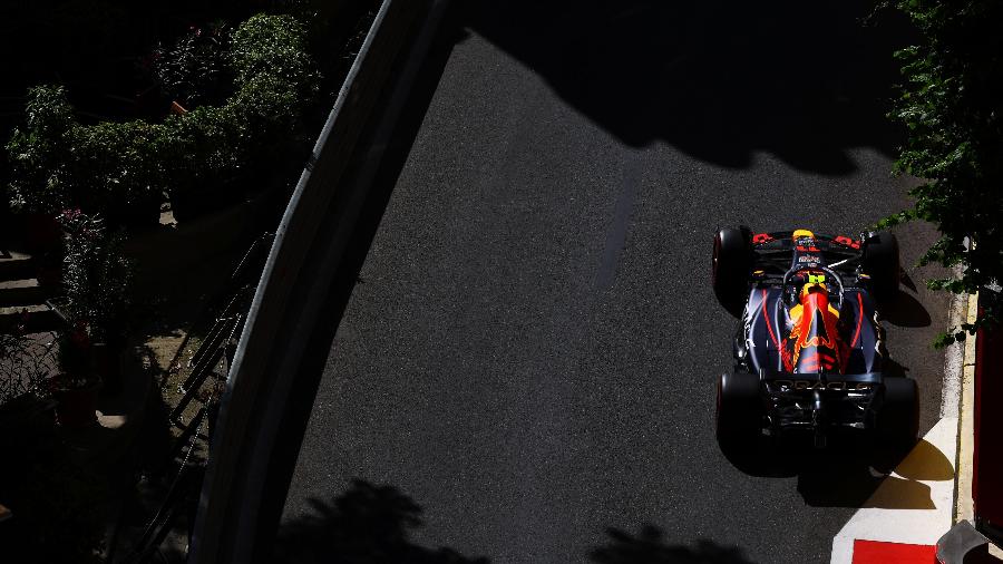 Sergio Perez durante o terceiro treino livre do GP do Azerbaijão - Mark Thompson/Getty Images