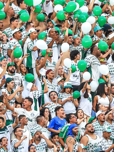 Torcida do Palmeiras durante o clássico contra o Santos como mandante no Morumbi - Marcello Zambrana/AGIF
