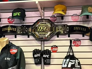 Cinturão de R$ 9,5 mil e óculos virtual: a experiência dos fãs no UFC Rio