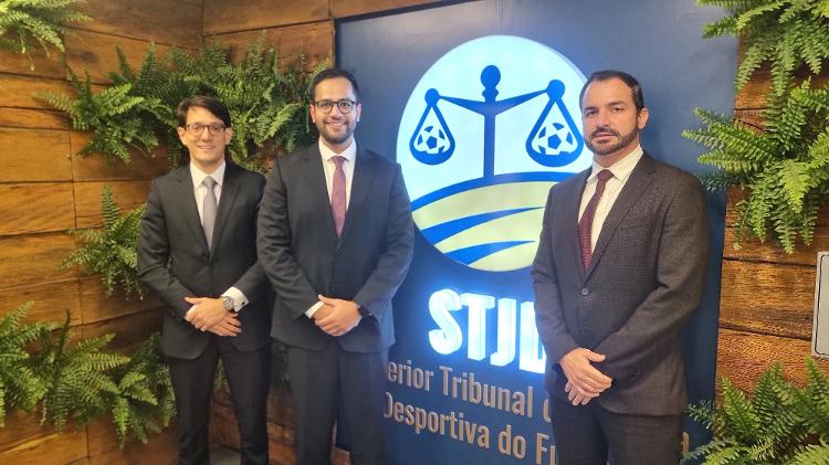 Gabriel Santana, Paulo Dantas, ao centro, novo procurador-geral do STJD, e Yan Meireles