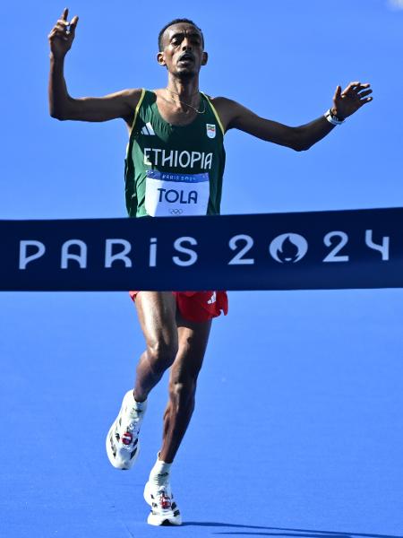 Tamirat Tola, da Etiópia, na maratona masculina nas Olimpíadas de Paris 2024