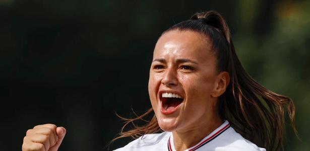 São Paulo mantém invencibilidade no Brasileiro feminino após empate contra Cruzeiro.