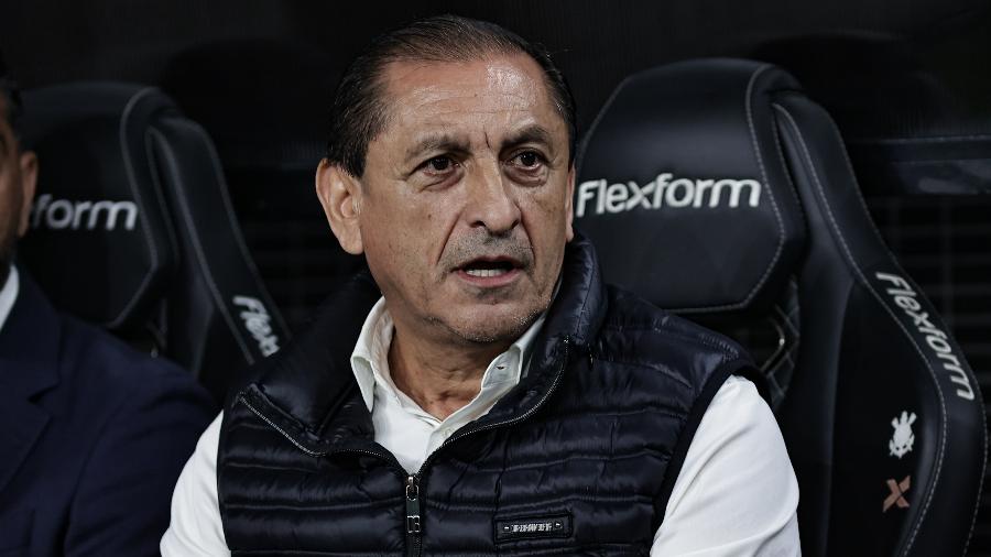 Ramón Díaz, técnico do Corinthians, durante jogo contra o Fluminense no Brasileirão