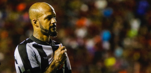 Bruno Silva não sabe qual time defenderá em 2018: Botafogo, Cruzeiro e Internacional? - Clelio Tomaz/AGIF