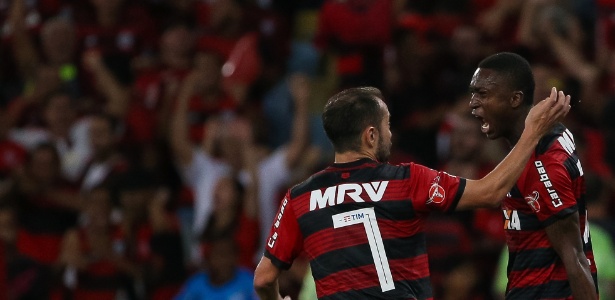 Com gol de Marlos, Flamengo empatou em 1 a 1 com Palmeiras no Maracanã - Buda Mendes/Getty Images