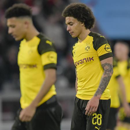 Witsel (direita) durante jogo do Dortmund  - Guenter Schiffmann/AFP