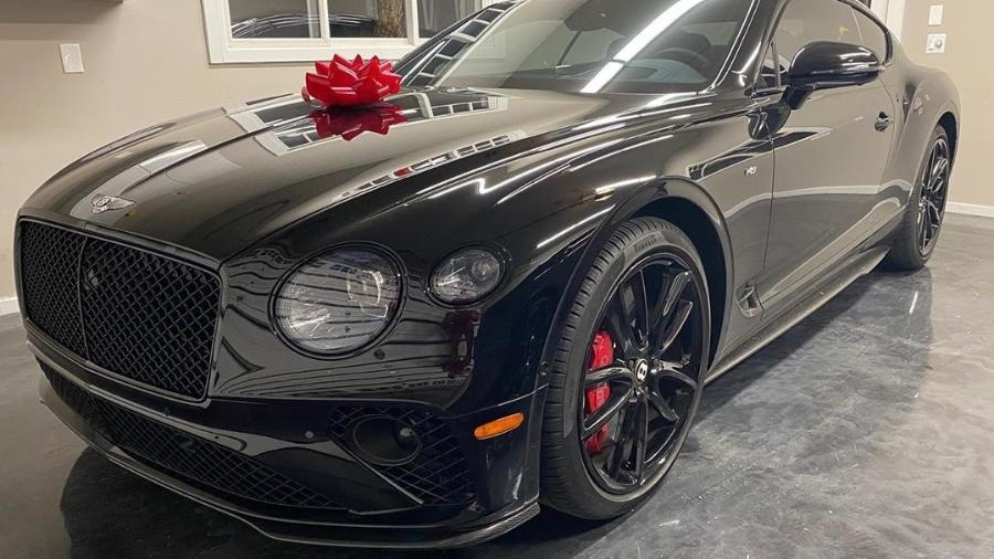 Floyd Mayweather mostra seu novo Bentley Continental GT Mulliner que ele deu a si mesmo como presente de Ano-Novo - Reprodução/Instagram/Floyd Mayweather