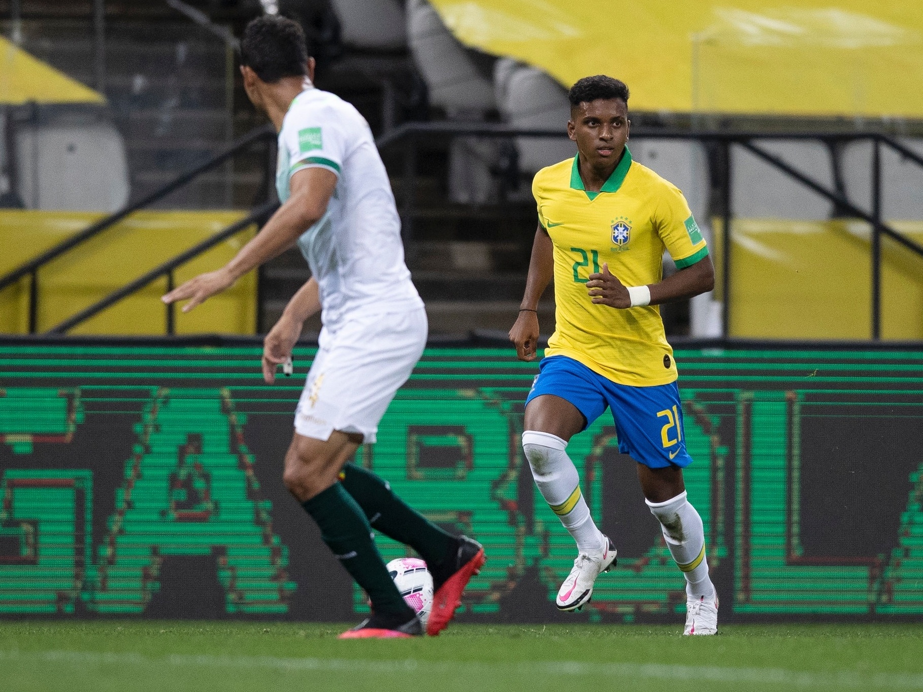 Uefa põe Rodrygo e Renan Lodi em lista de 50 jovens jogadores para seguir  na temporada, futebol internacional