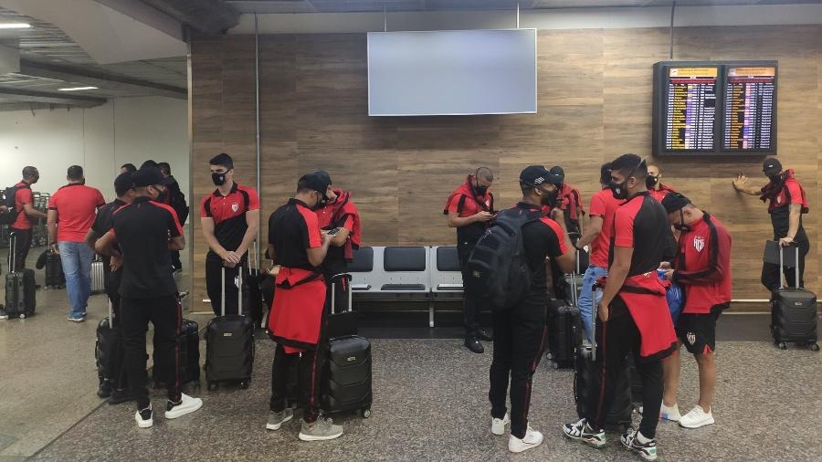 Delegação do Atlético-GO teve voo adiado à Chapecó devido ao mau tempo - Divulgação