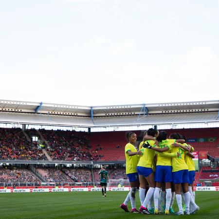 Brasil comemora gol sobre a Alemanha em amistoso da seleção feminina - Thais Magalhães/CBF
