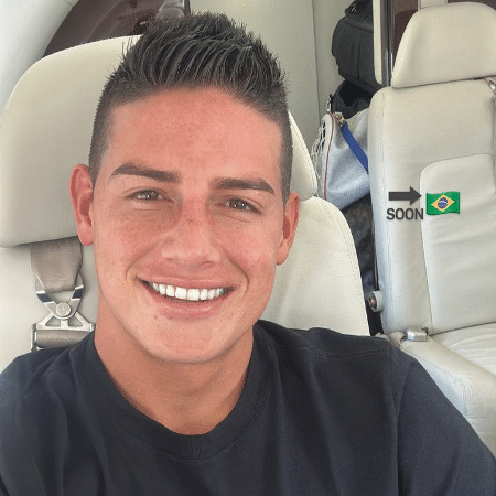 James Rodríguez posta foto em avião a caminho do Brasil para se apresentar ao São Paulo