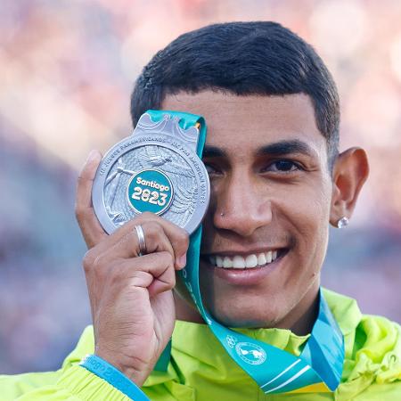 Matheus Lima, prata nos 400m com barreiras no Pan 2023