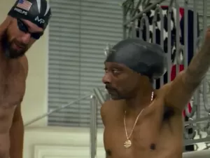 Snoop Dogg tem aula com Phelps e brinca: 'tenho grande potência pulmonar'