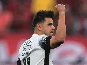 Corinthians supera um decepcionante Flamengo na bola e na vontade