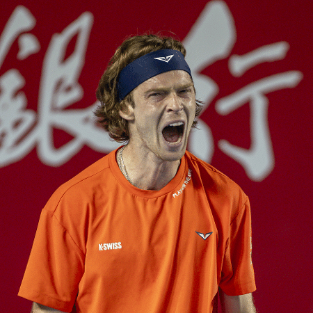 Rublev durante partida no ATP 250 de Hong Kong, em 2025