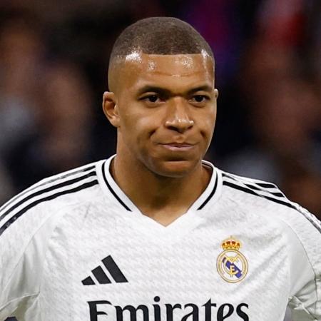 Mbappé teve gastroenterite e não deve jogar contra o Pachuca, neste domingo Mbappé teve gastroenterite e não deve jogar contra o Pachuca, neste domingo