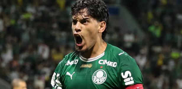 Palmeiras tem expulso, mas segura Athletico e mantém gordura na liderança