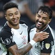 Corinthians, em noite de show de bola, &eacute; o &uacute;nico brasileiro 100% 