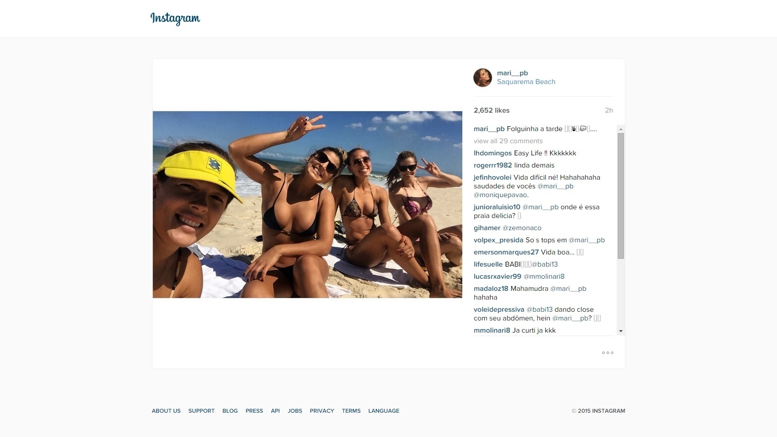 Mari Paraíba e companheiras de seleção brasileira feminina de vôlei vão à praia em Saquarema (RJ)
