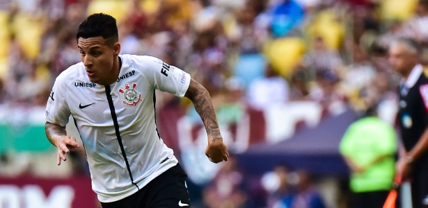 Guilherme Arana está fora da partida contra a Chapecoense, nesta quarta - Thiago Ribeiro/AGIF