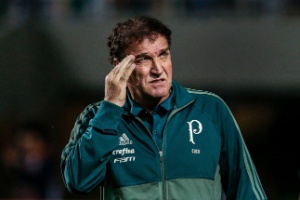 Palmeiras aprova uso do árbitro de vídeo; Cuca teme: 'Vai ser lambança'