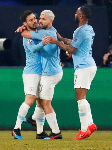 David Silva, Agüero e Sterling comemoram gol do Manchester City contra o Schalke - Reuters/Matthew Childs