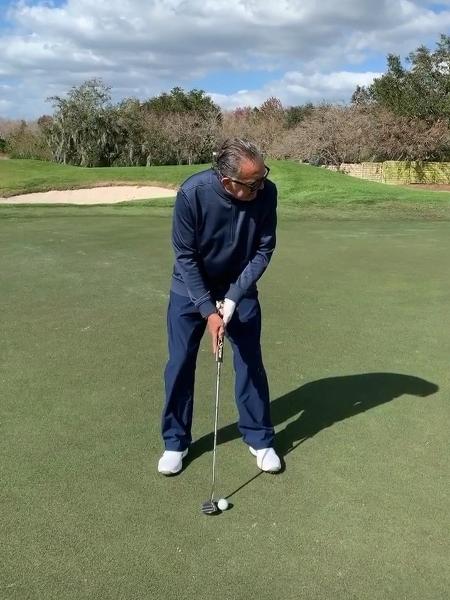Galvão Bueno aproveita as férias para jogar golfe - Reprodução/Instagram