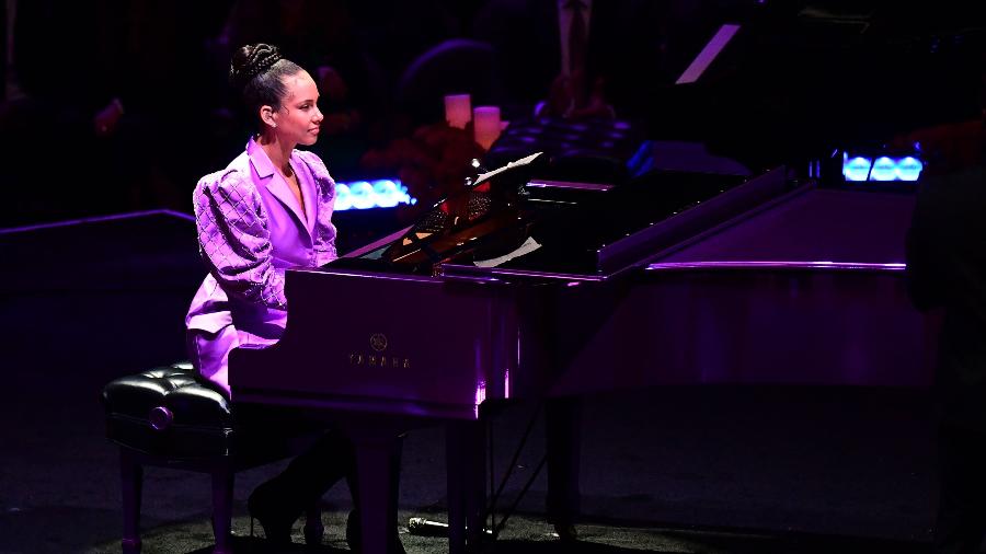 Performance de Alicia Keys durante o funeral de Kobe Bryant, no Staples Center, em Los Angeles (EUA) - Frederic J. Brown/AFP