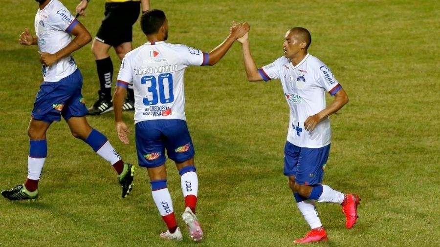 Nino Paraíba comemora gol do Bahia contra o Naútico, pela Copa do Nordeste - Divulgação/Bahia