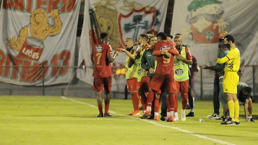 Portuguesa enfrenta Marília na final da Copa Paulista - Cristiano Fukuyama & Dorival Junior 