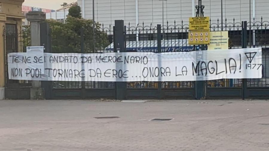 Torcedores do Parma protestam contra a volta de Buffon - Reprodução/Twitter