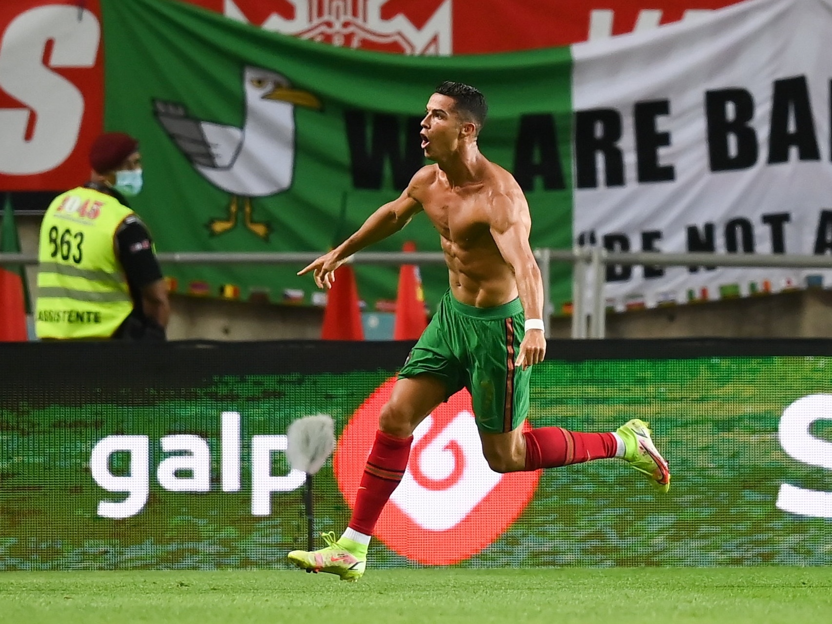 Em festival de jogos com 1 a 0, Cristiano Ronaldo se isola na artilharia da  Copa do Mundo – Nas Entrelinhas do Jogo