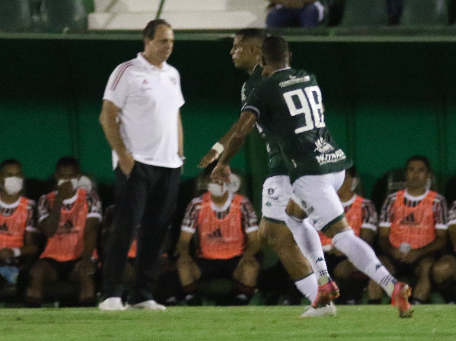 Guarani, próximo adversário do Grêmio, tropeça de novo e está no Z4