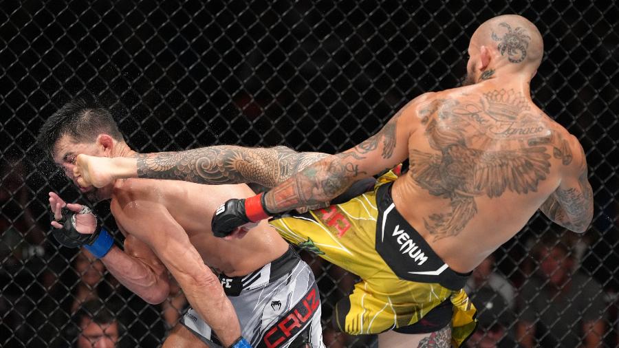 Marlon Vera nocauteou ex-campeão do UFC com chute que pode dar gancho médico alto a perdedor - Jeff Bottari/Zuffa LLC