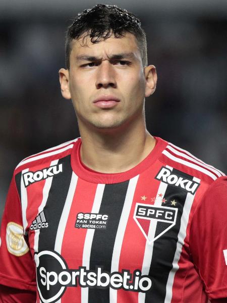 Nahuel Ferraresi, zagueiro do São Paulo, em partida contra o Santos, pelo Campeonato Brasileiro 2022 - Rubens Chiri/Saopaulofc.net