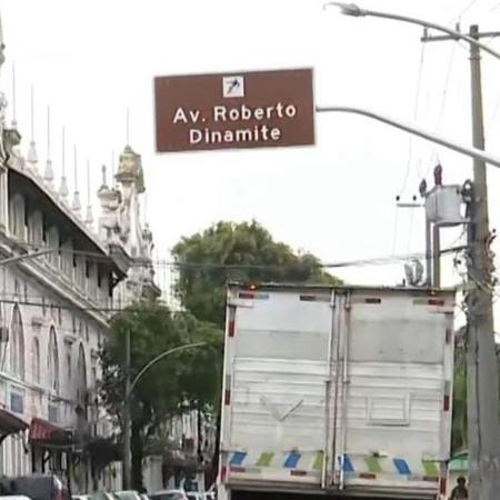 Roberto Dinamite agora dá nome a rua próxima a São Januário - Reprodução/Twitter @eduardopaes