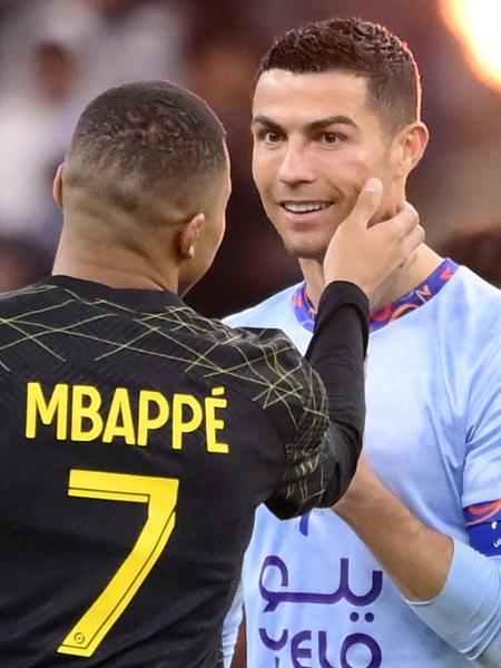 Cristiano Ronaldo e Kylian Mbappé em amistoso na Arábia Saudita. - FRANCK FIFE/AFP