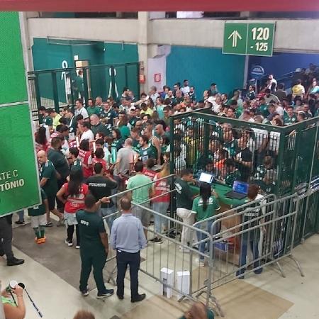 Alguns torcedores perderam os primeiros minutos de Palmeiras x Inter de Limeira - Carolina Alberti/UOL