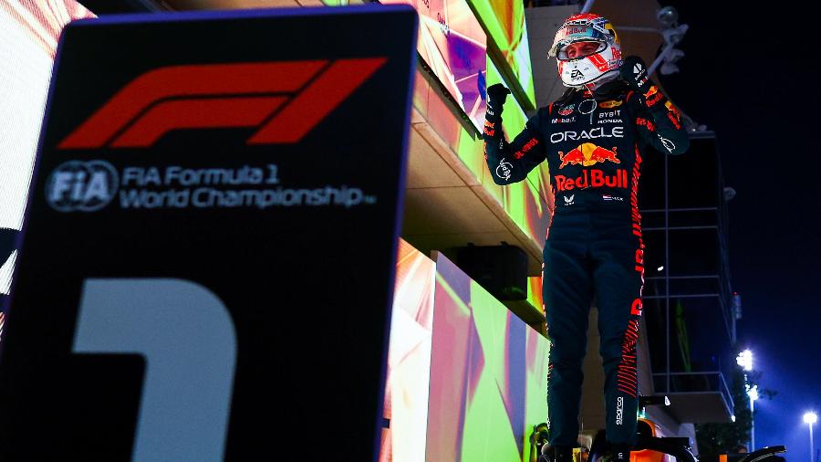 GP do Bahrein: Verstappen comemora pole position após 'começo difícil