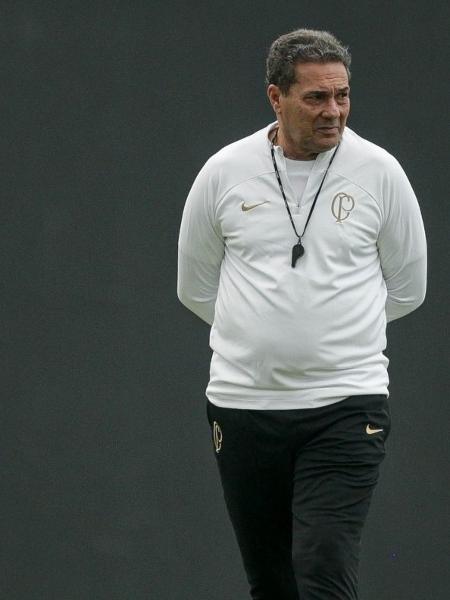 Vanderlei Luxemburgo, novo técnico do Corinthians, durante treino - Rodrigo Coca/Corinthians