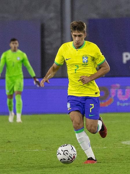 Gabriel Pirani recebeu nota 7,6 da "Footstats" e foi eleito o melhor em campo do Brasil