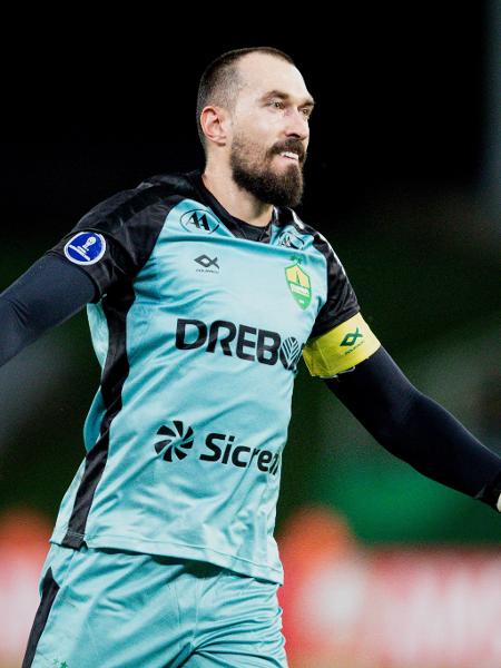 Walter, goleiro do Cuiabá com passagem pelo Corinthians