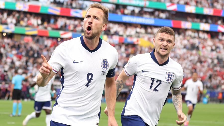 Harry Kane comemora gol da Inglaterra diante da Dinamarca na Eurocopa