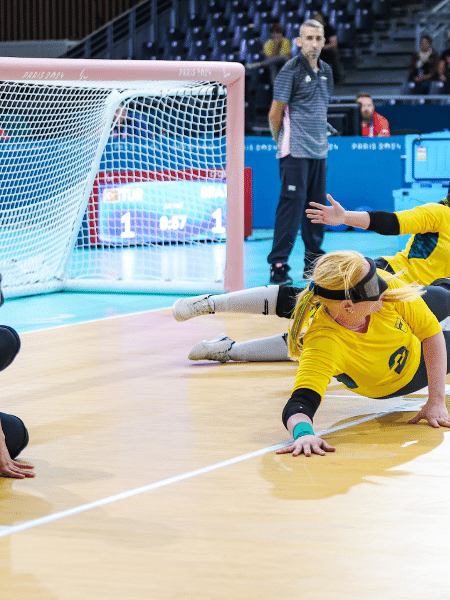 A seleção brasileira feminina de goalball, durante partida contra a Turquia, válida pelas Paralimpíadas 2024.