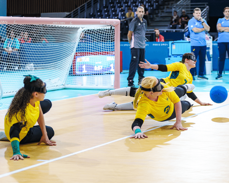 A seleção brasileira feminina de goalball, durante partida contra Israel, válida pelas Paralimpíadas 2024.