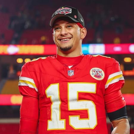 Patrick Mahomes, quarterback dos Chiefs, após vitória sobre os Chargers na última temporada Patrick Mahomes, quarterback dos Chiefs, após vitória sobre os Chargers na última temporada