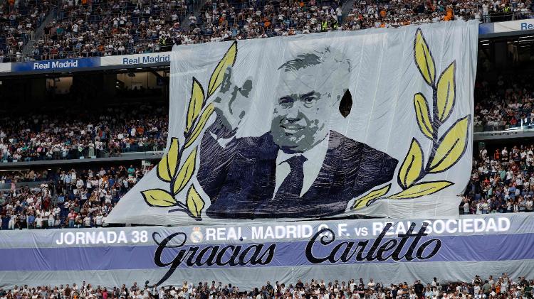 Torcedores do Real Madrid homenageiam Carlo Ancelotti