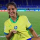 Promessa de 16 anos do futebol ganha chance na seleção feminina adulta