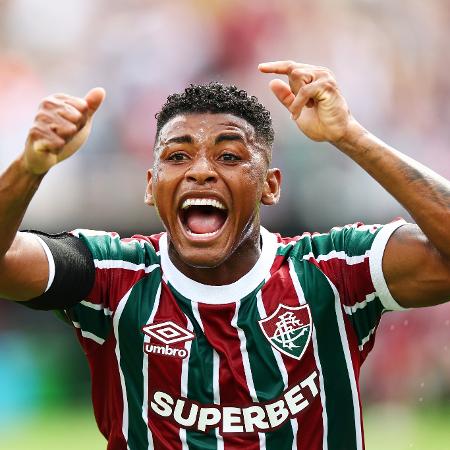 Hércules comemora gol marcado pelo Fluminense contra o Al-Hilal no Mundial Hércules comemora gol marcado pelo Fluminense contra o Al-Hilal no Mundial